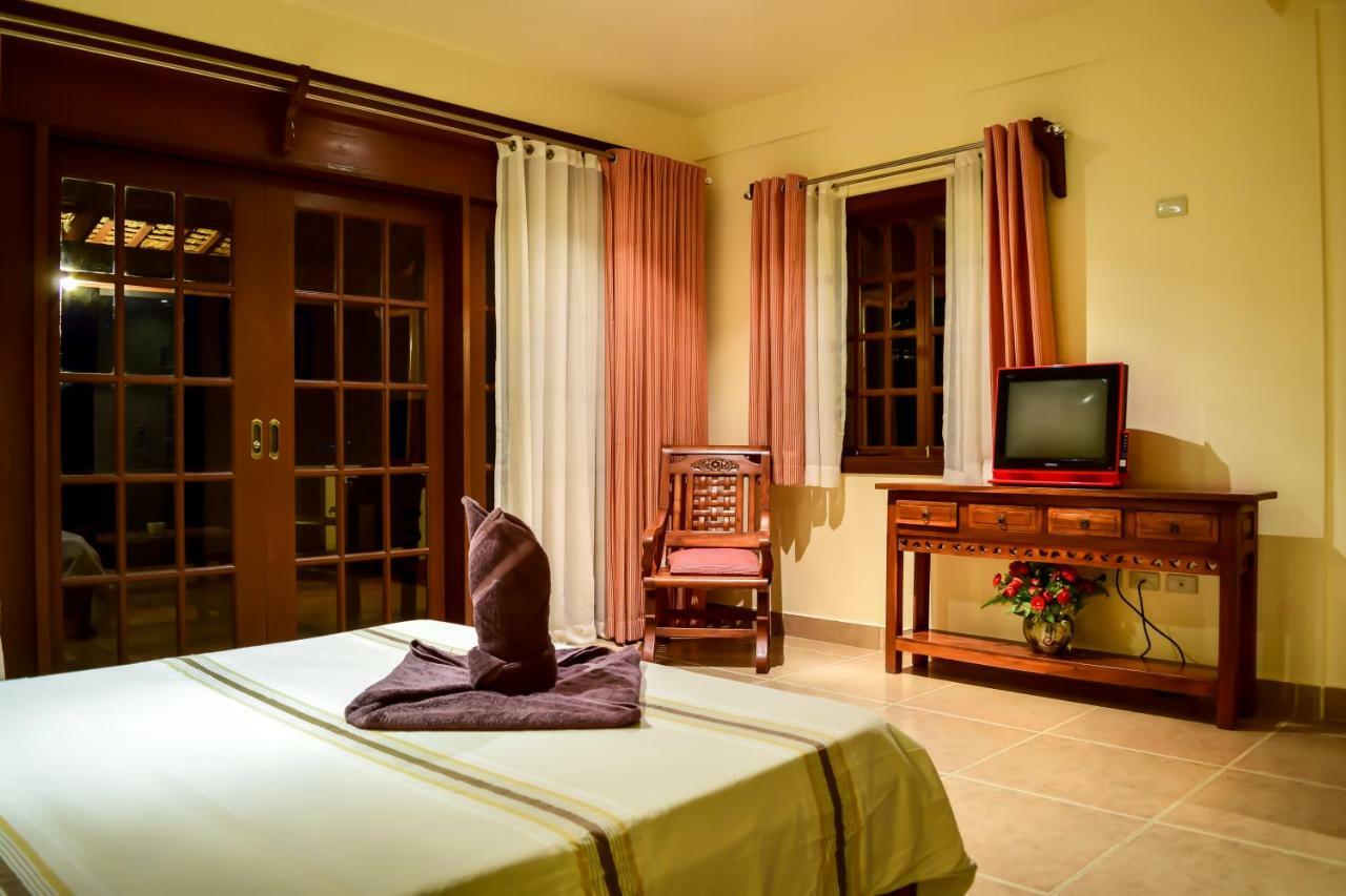 Tribal Hills Mountain Resort Puerto Galera Exterior foto